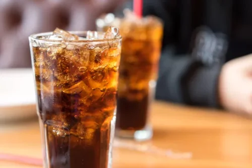 Você sabe o que acontece com o seu corpo quando para de beber refrigerante? Descubra!