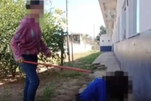 VÍDEO: Estudante é agredida por outras 4 adolescentes em escola após se recusar dividir geladinho