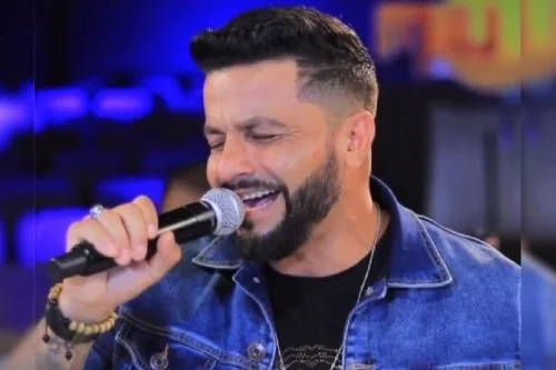 Cantor sertanejo é morto a tiros em casa por criminosos fantasiados de policiais