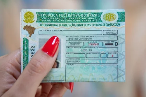 CNH Social: Saiba quem tem direito ao documento gratuito e em quais estados já aderiram ao programa