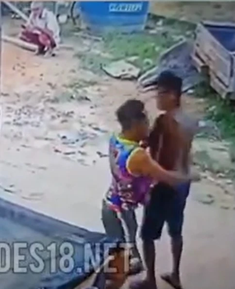 VÍDEO: Idoso é morto a facadas após negar venda fiado em bar; Imagens Fortes
