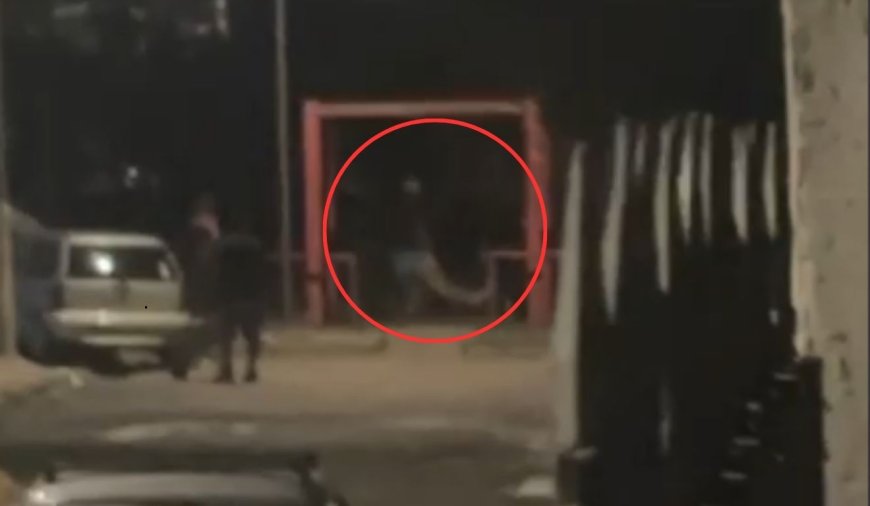 VÍDEO: Moradores filmam momento em que homem suspeito de 'mexer' com crianças é linchado e corpo jogado em rio