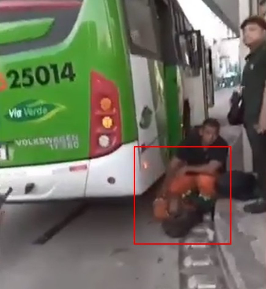 VÍDEO: Gari é atropelado por ônibus em terminal de ônibus e tem a perna esmagada; Veja o momento da tragédia