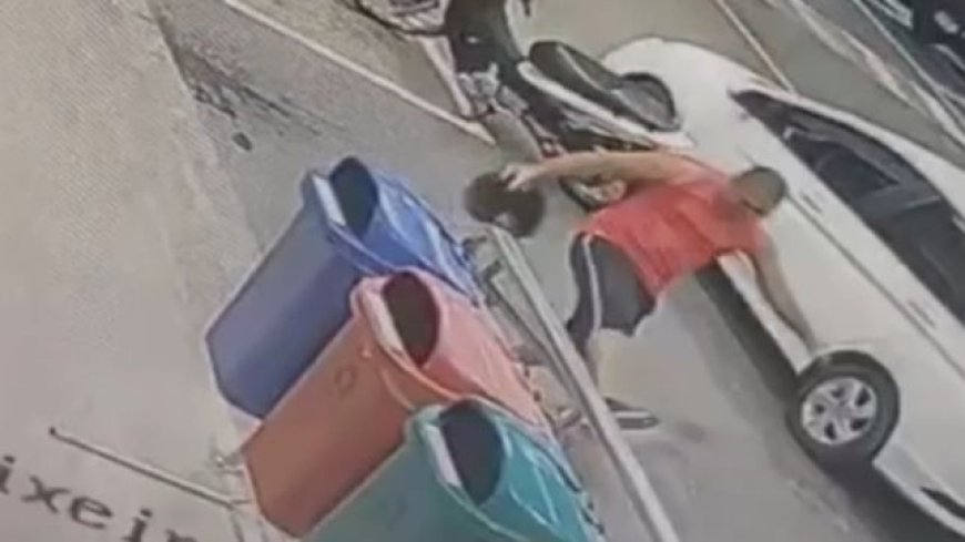 Vídeo mostra homem agredindo cachorro com chute em estacionamento de supermercado e animal desmaia